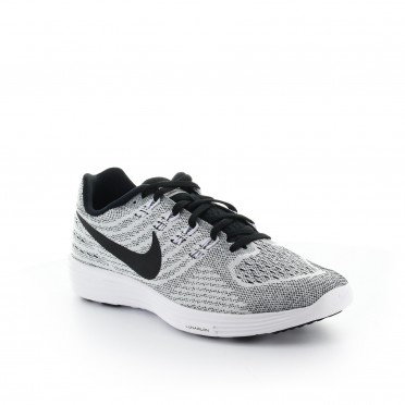 nike lunartempo 2