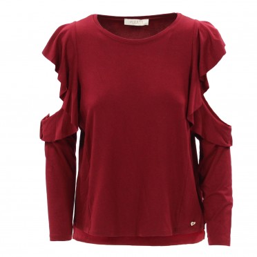 w maglia bordeaux