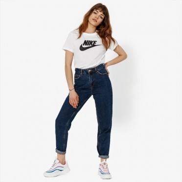 nike nsw tee essntl icon futura