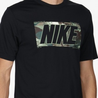 nike training camo graphic t-shirt